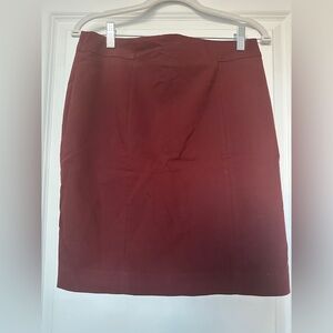 H&M women’s pencil skirt maroon US women’s size 10 ￼